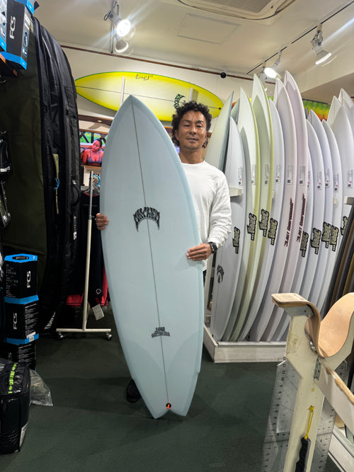 皆様！ご来店にて沢山の 新品『LOSTサーフボード』Polyester Made in 