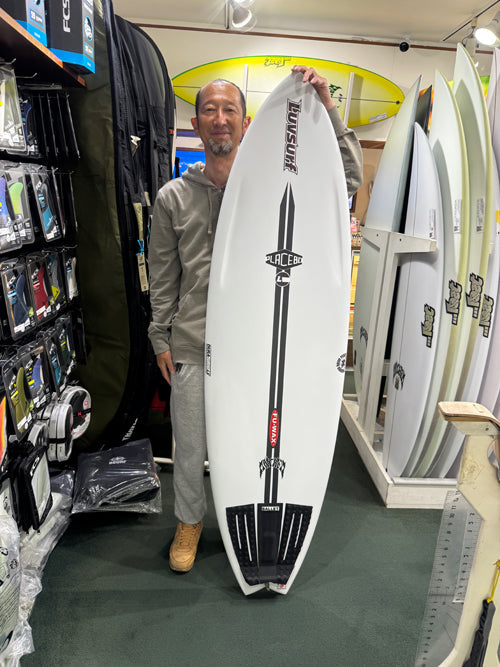 皆様！ご来店にて沢山の 新品『PLACEBOサーフボード』DURA-FLEX LSをご
