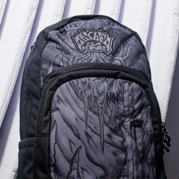 DAKINE × MAYHEM / CAMPUS PREMIUM 28L BACKPACK