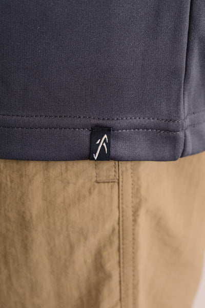 ハイブリッド ラッシュガードTシャツ / GUNMETAL 水陸両用 / Mサイズ