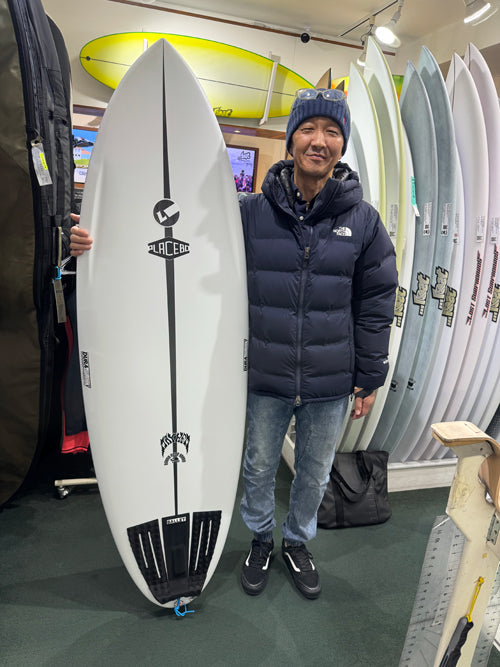 皆様！ご来店にて沢山の 新品『PLACEBOサーフボード』DURA-FLEXご購入ありがとうございます！