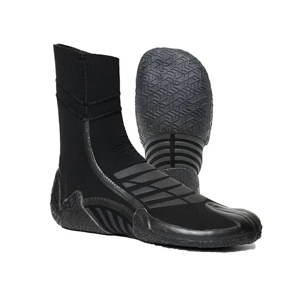 この時期にぴったり！快適性と保温性を兼ね備えた今季モデルの『SURF8』ブーツをご紹介致します！