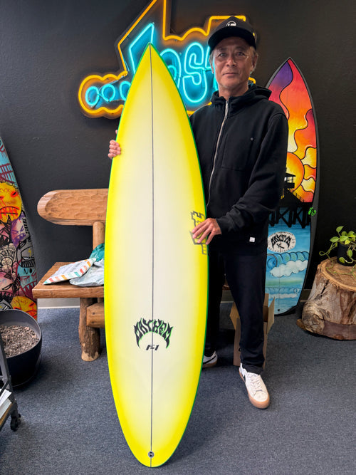 新入荷！PLACEBO『ZEKE2.0』があれば小波でもファンサーフ出来ますよ