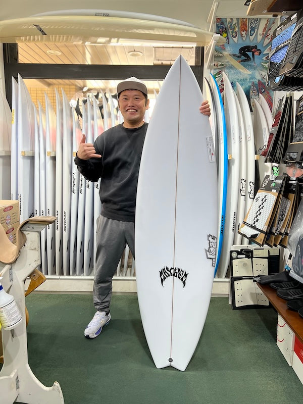 『LOST &amp; PLACEBO Surfboards インプレッション投稿キャンペーン』  1位当選者がサーフボードを受け取りに来店下さいました！