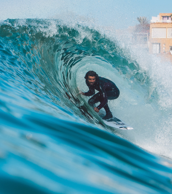 気温とともに水温も下がってきましたね。  ハイシーズンには無くなってしまう防寒グッズが続々と入荷していますよ！