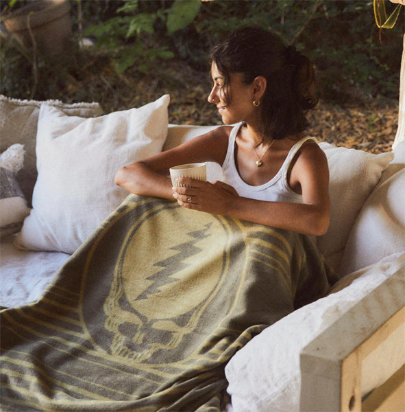 “SLOWTIDE” Fleece Blanket [Jammer] MOSS