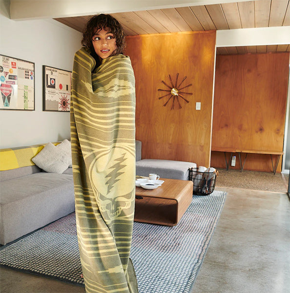 “SLOWTIDE” Fleece Blanket [Jammer] MOSS