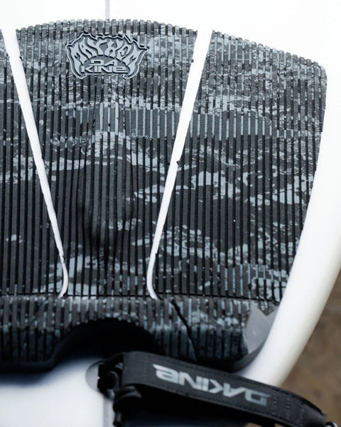 DAKINE × MAYHEM / LINEUP SURF TRACTION PAD