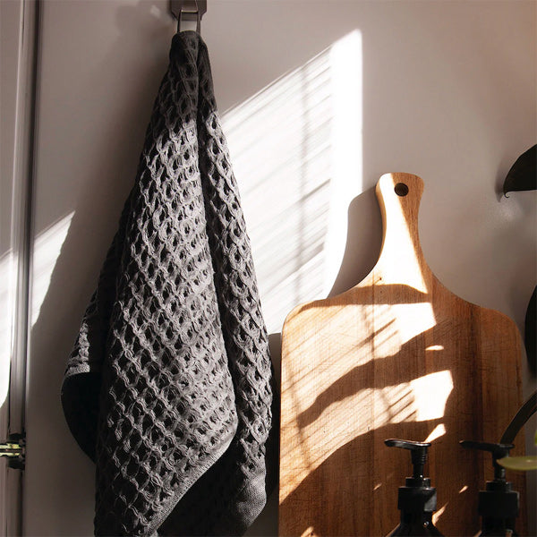 Waffle Hand Towel [Guild] Charcoal