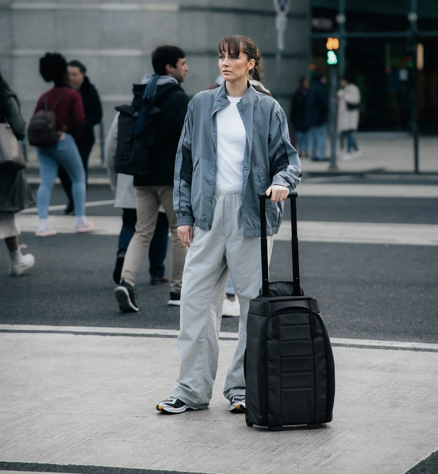 『Db』Hugger Roller Bag 40L / Black Out