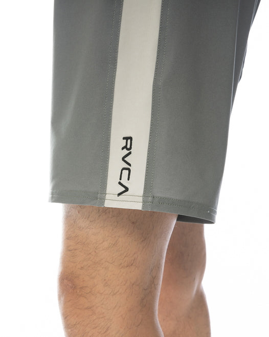 Hybrid Amphibious Board Shorts [APEX TRUNK 17"] GCB0