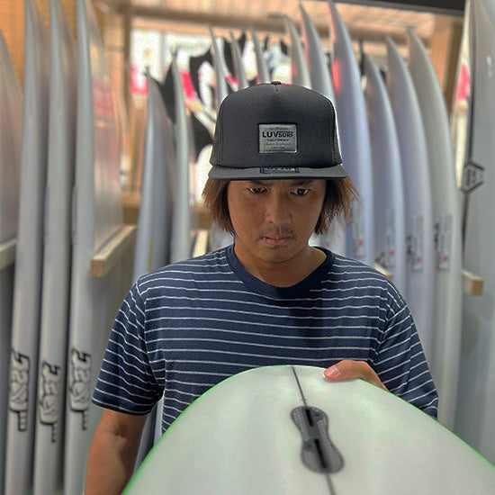フラットバイザーメッシュキャップ [Affected] ブラック – Luvsurf