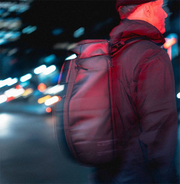 Hugger Backpack 30L / Black Out