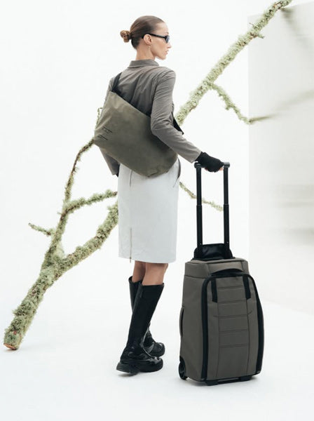 Campaign item: Hugger Roller Bag Check-in 60L / Forest Green