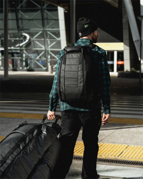 Hugger Backpack 30L / Black Out