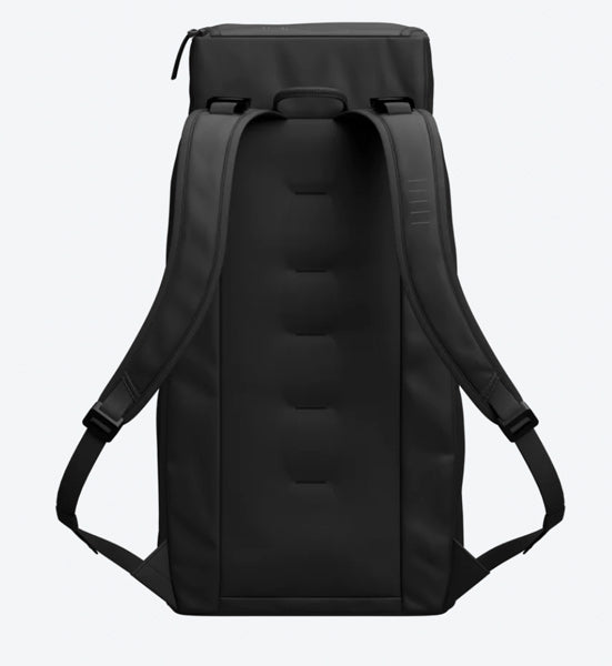 Hugger Backpack 30L / Black Out