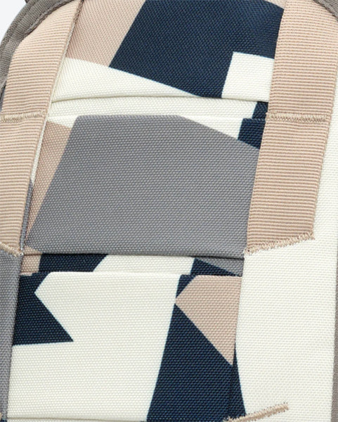 Hugger Backpack 30L / LINE CLUSTER
