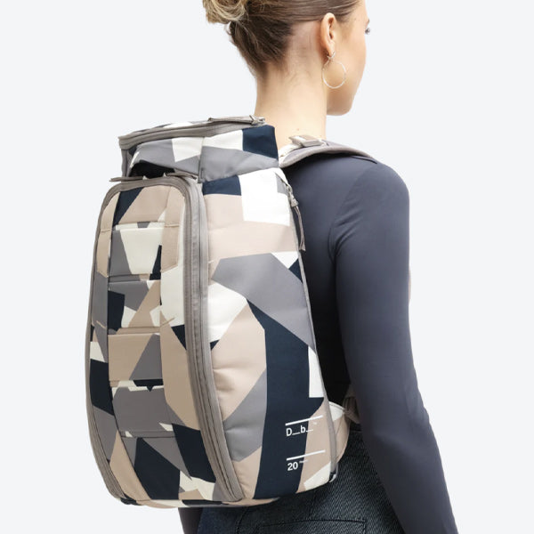 Hugger Backpack 20L / LINE CLUSTER