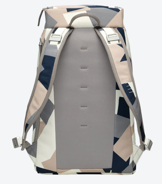 Hugger Backpack 30L / LINE CLUSTER