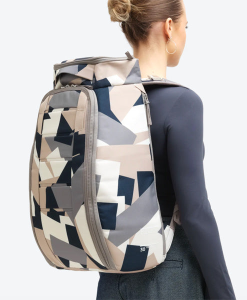 Hugger Backpack 30L / LINE CLUSTER