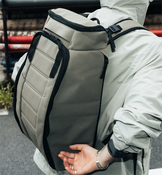 Hugger Backpack 25L / Mash Green
