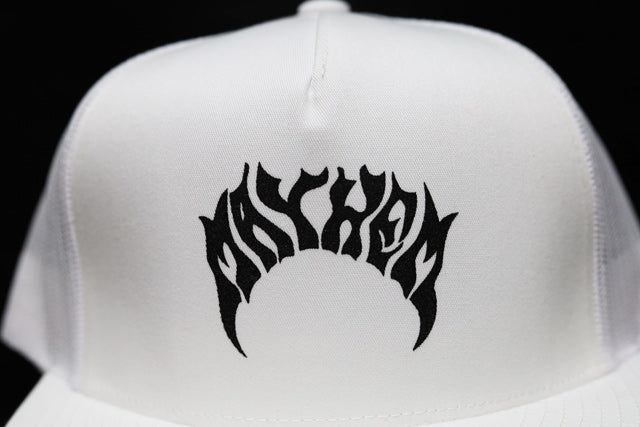 『MAYHEM』フラットバイザー TRUCKER CAP / WHITE