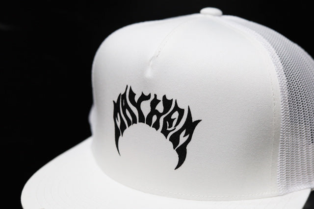 『MAYHEM』フラットバイザー TRUCKER CAP / WHITE