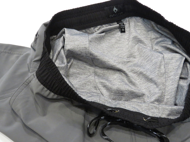 QUICKDRY Walk Shorts / Charcoal / Size M