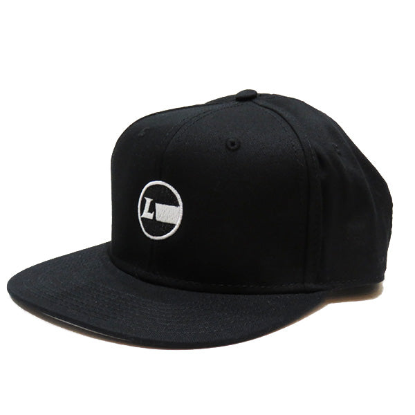 コットンツイルフラットバイザー 刺繍キャップ [Racing Icon] BLACK