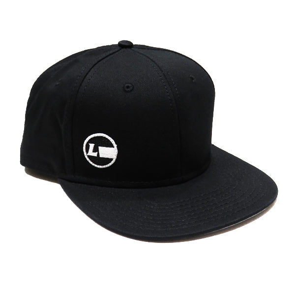 コットンツイルフラットバイザーキャップ [Racing Icon] BLACK
