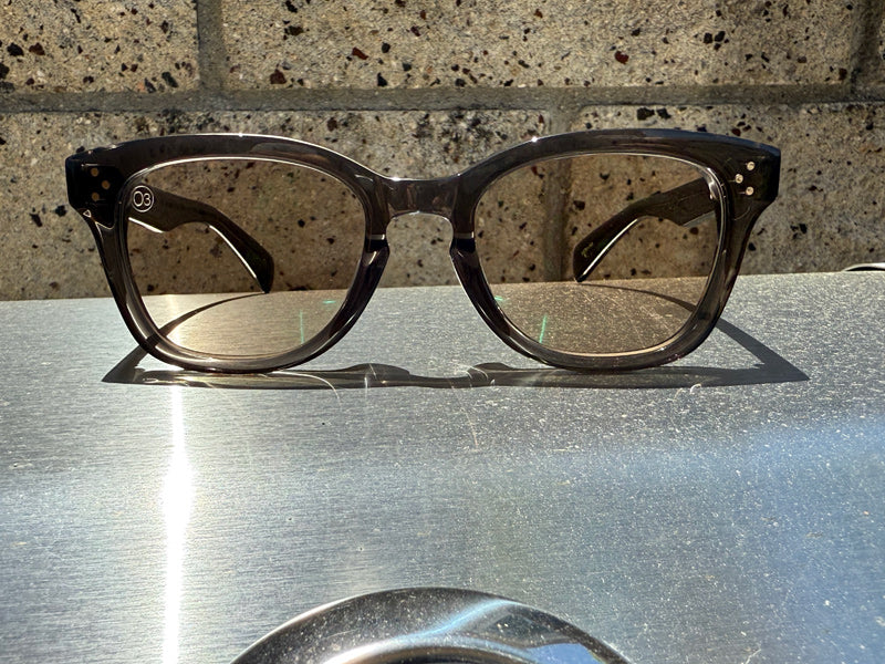 [LOW TIDE] Photochromic Lenses Clear Black / Chamois Brown