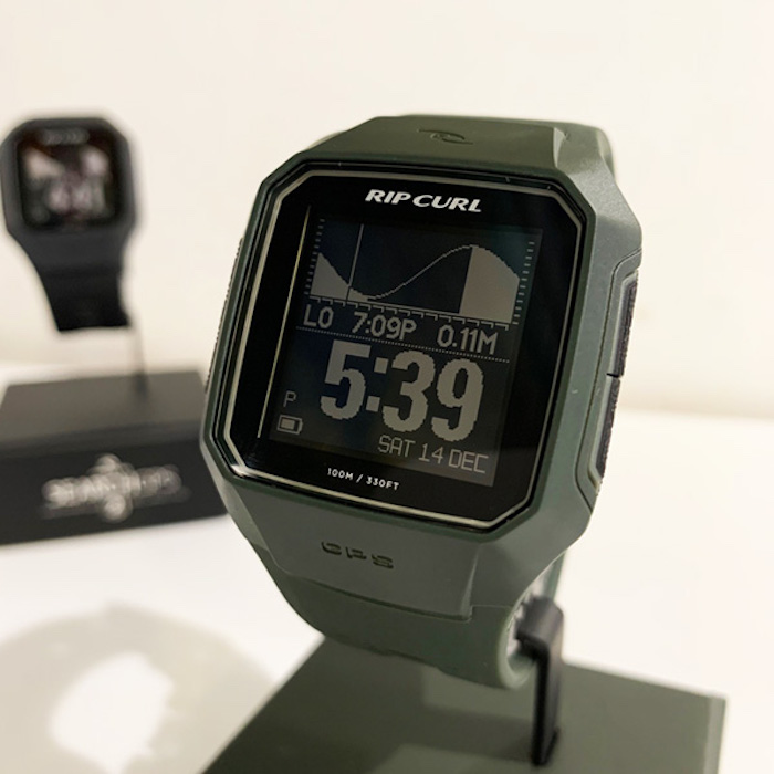 その日のサーフィンを記録してくれる腕時計『Rip Curl』SEARCH GPS2